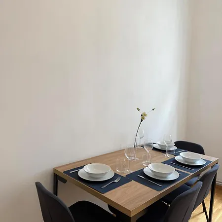 Stylish Located In The Heart Of Downtown Appartamento Graz